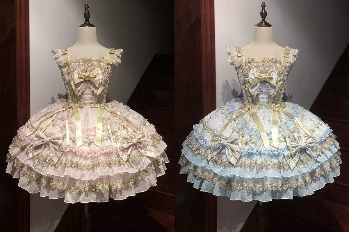 42lolita_'s tweet image. {Lolita New Release}

Princess dreams come true again! Classic royal hues, paired with a detachable large bow tassel, offer multiple styling options to create a unique Lolita vibe. 👑🎀✨

Purchase link: 42lolita.com/collections/20…

#LolitaFashion #PrincessStyle #LolitaOutfit
