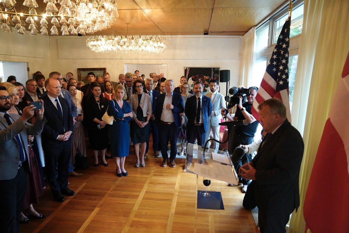 DanishMFA's tweet image. FM @larsloekke: “There are almost 1.000 Danish companies present in the US. Great to see some of them at reception in the American-Danish Business Council tonight. Our economic cooperation creates around 200.000 jobs in the US. Often high-end and well-paying jobs.”💪🇩🇰🇺🇸