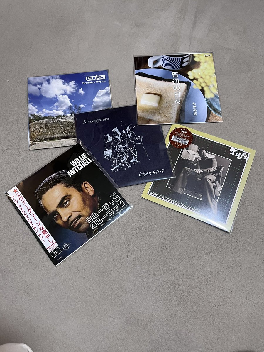 shinobu1965's tweet photo. 先週と今週の散財。
#7inch
#yufu
#なかの綾
#Central
#WillieMitchell
#すずめのティアーズ https://t.co/AoahdeCIdo