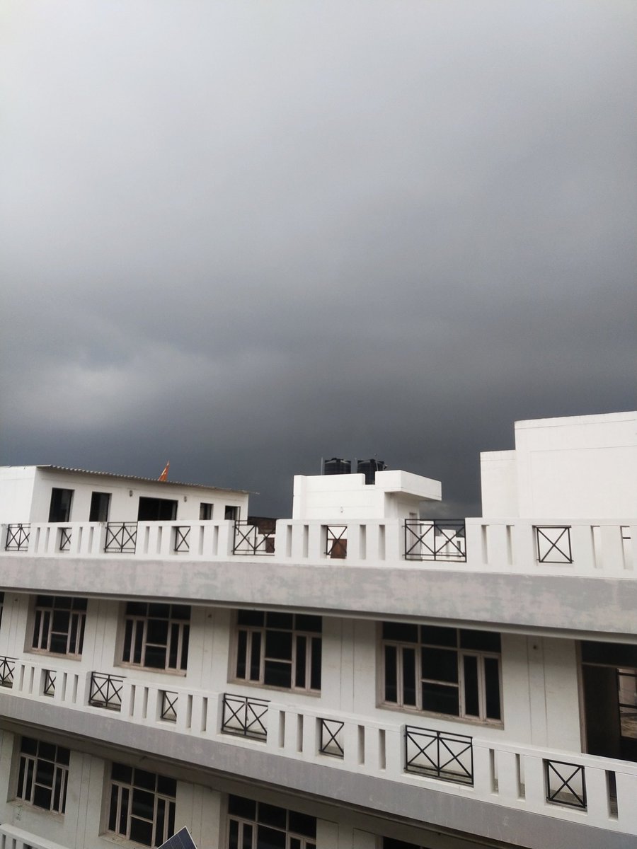 _ShreeJu's tweet image. क्या मौसम आया है 😍💗
आज तो कुछ काम करने का मन नहीं कर रहा l लगता घूमने निकाल जाओ... 😁😁
#monsoonvibes