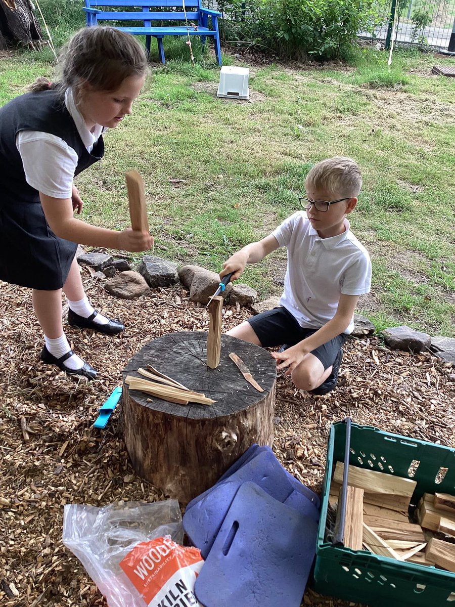 The KS2 Forest school after school club have been focusing on learning new skills through our Silsden 7. 
We’ve used ‘challenge’ to learn a new skills of chopping kindling. We’ve also used Responsibility and communication whilst using the sharp tools🪵

<a href="/BfdForestSchls/">Bradford Forest Schools</a>