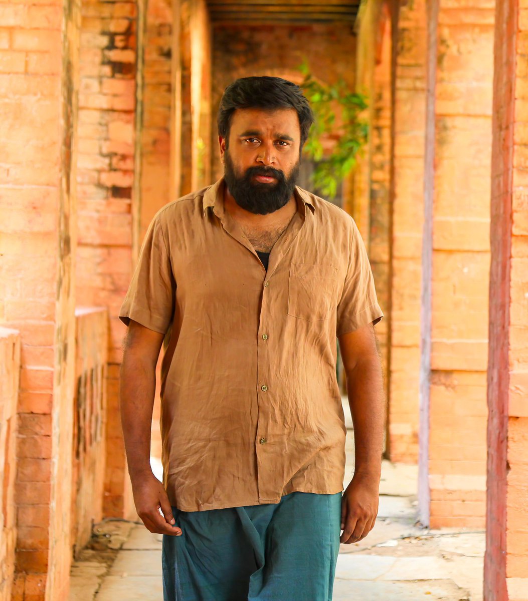 meenakshisundaram (@meenakshinews) on Twitter photo #freedom
இலங்கை தமிழர்களின் வலியை, அவர்கள் உணர்வை தொடர்ச்சியாக சொல்லி வருகிறார் <a href="/SasikumarDir/">M.Sasikumar</a> சசிகுமார். #freedom 1996ல் வேலூரில் நடந்த ஒரு உண்மை சம்பவத்தை தழுவி எடுக்கப்பட்ட கதை. வேலூர் கோட்டையில் அவர்கள் பட்ட அடி , படம் பார்ப்பவர்கள் மனதை கலங்க வைக்கிறது.
. <a href="/SasikumarDir/">M.Sasikumar</a>'s #freedom
இலங்கை தமிழர்களின் வலியை, அவர்கள் உணர்வை தொடர்ச்சியாக சொல்லி வருகிறார் <a href="/SasikumarDir/">M.Sasikumar</a> சசிகுமார். #freedom 1996ல் வேலூரில் நடந்த ஒரு உண்மை சம்பவத்தை தழுவி எடுக்கப்பட்ட கதை. வேலூர் கோட்டையில் அவர்கள் பட்ட அடி , படம் பார்ப்பவர்கள் மனதை கலங்க வைக்கிறது.
. <a href="/SasikumarDir/">M.Sasikumar</a>'s