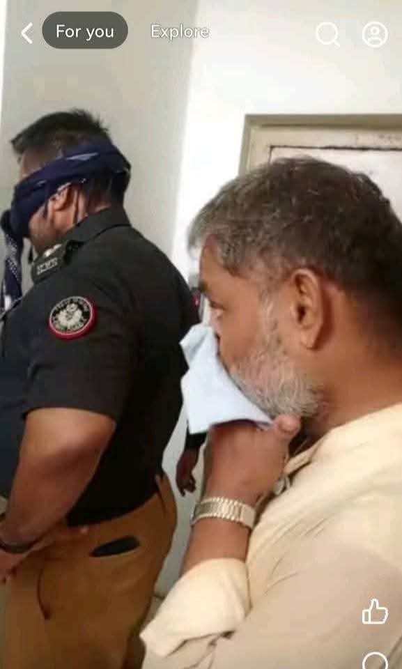 اداکارہ، ماڈل حمیرا اصغر علی، سوشل میڈیا پر سات لاکھ فالوورز سیٹس کی چکاچوند روشنیاں کتنے ہی دلوں کی دھڑکن
 کراچی کے فلیٹ سے بوسیدہ متعفن لاش کی صورت میں ملی لاش کا گوشت گل سڑ چکا تھا ہڈیوں پر کھال ہی رہ گئی تھی کسی کو خبر ہی نہ ہوئی😭
یہ ہی زندگی کی حقیقت