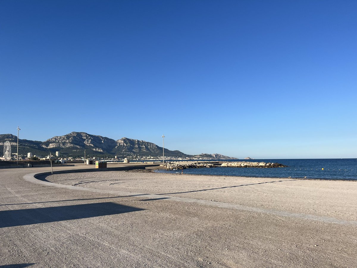 Dr_VMosienko's tweet image. Gorgeous place for a morning run #GLIA2025