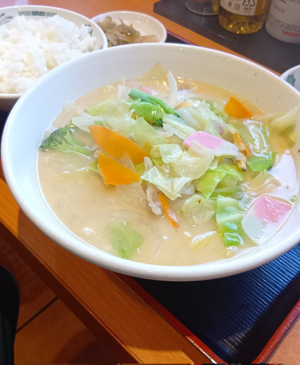 ちゃんぽん🍜
新日本プロレス時代に泊まった長崎のホテル近所のちゃんぽん屋さんにフラッと入って食べたちゃんぽんが最強に旨くて汁一滴残さず食べて思わず店員さんに「めちゃめちゃ美味しかったです！」とレジで伝えたの思い出すなぁ
長崎はフリー時代に行った７年前が最後かな？
また行きたいなぁ