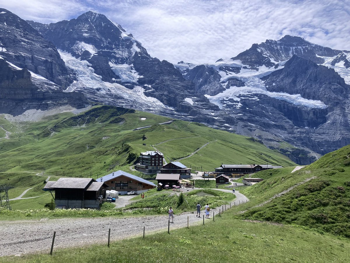 elsjonker's tweet image. Ben aan het nagenieten #wandelreis #snp 🇨🇭