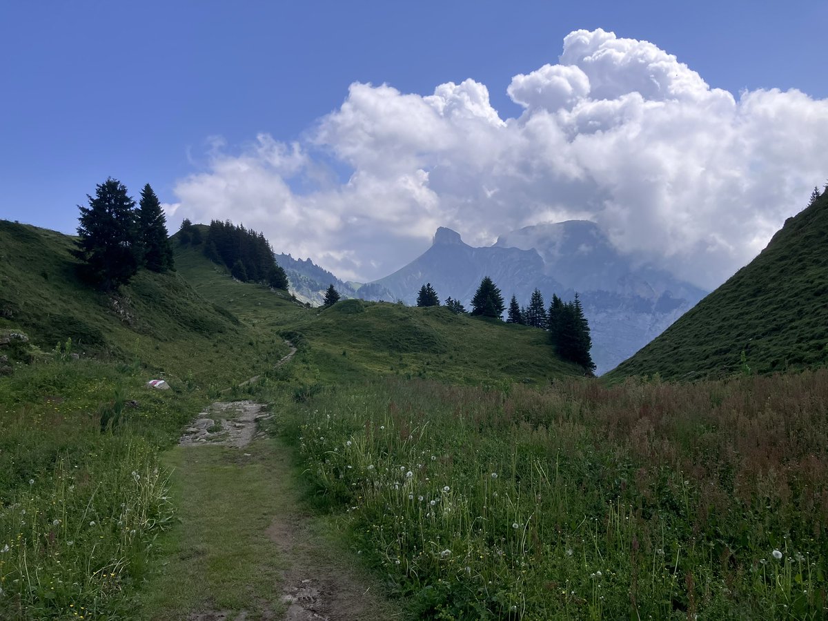 elsjonker's tweet image. Ben aan het nagenieten #wandelreis #snp 🇨🇭