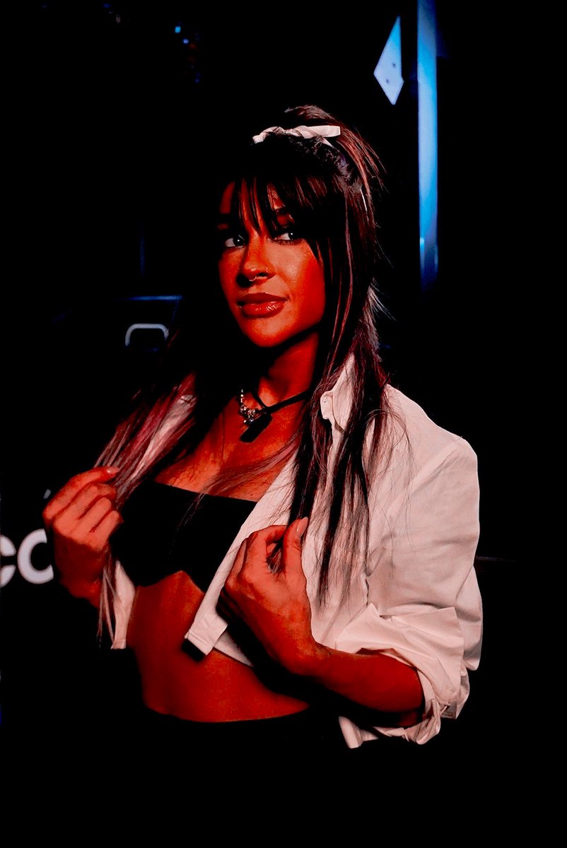 The King tweet media