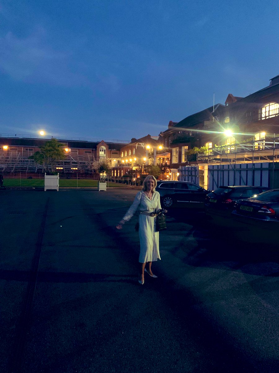Jill de Villiers (@jilldevilliers) on Twitter photo Balmy nights and full moons, having dinner in beautiful places๐ ๐๐ <a href="/TheQueensClub/">The Queen's Club</a> Balmy nights and full moons, having dinner in beautiful places๐ ๐๐ <a href="/TheQueensClub/">The Queen's Club</a>