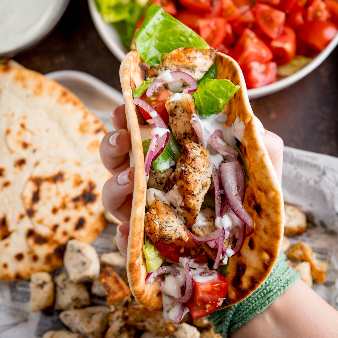 Air Fryer Greek Chicken
Bite-size pieces of chicken, marinated in a blend of Greek herbs, garlic and lemon juice, then air-fried until golden and juicy.😋

kitchensanctuary.com/air-fryer-gree…
#kitchensanctuary #foodie #summerfood
