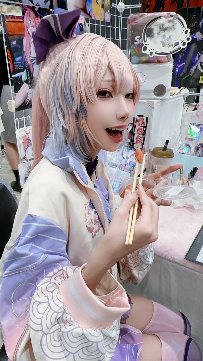 Can Kokomi eat salmon?🐟