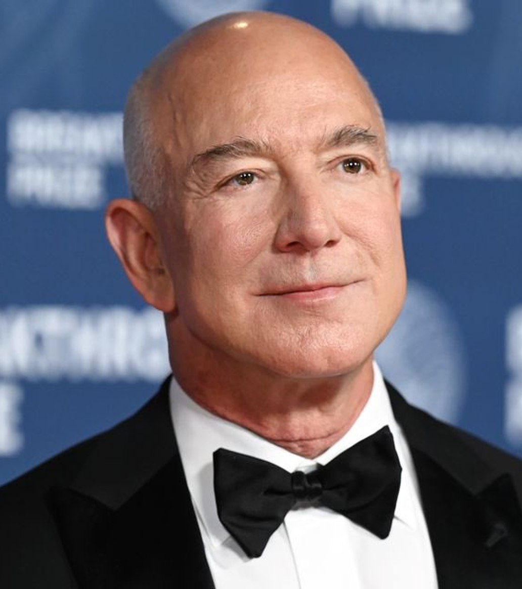 itsfebinjoseph's tweet image. JUST IN: Jeff Bezos sells $665 million worth of Amazon $AMZN shares.

@WatcherGuru