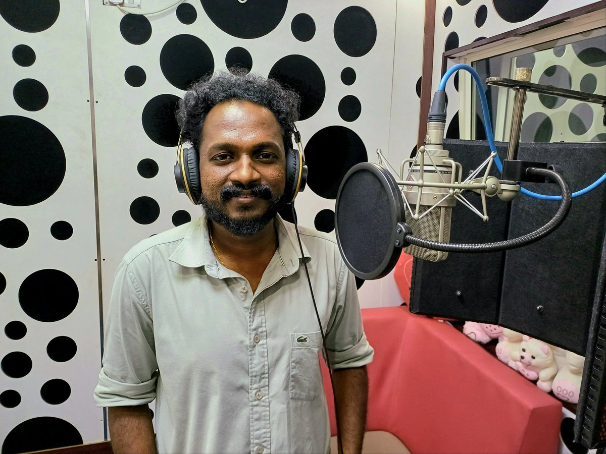rjsoundstudios's tweet photo. Recording session - With playback singer Nidhin Raj, Director Renjith Chittade and musician Anoop Robin, songs of an upcoming malayalam movie directed by Renjith Chittade. Happy to be a small part of this project.

#recording #recordingstudio #rjsoundstudio https://t.co/oRsqOA93ZS