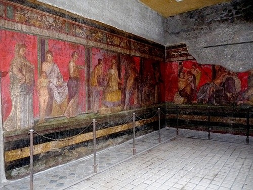 Non un grido o un pensiero 
che escludono il mondo,
ma il ritorno alla vita
dopo una lunga assenza 
Leonardo Sinisgalli 

Pompei Villa dei  Misteri 

#LaMeravigliaDelRitorno