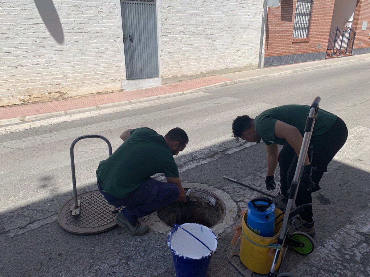🚫🪳 El Ayuntamiento de Puente Genil activa un plan de choque contra las cucarachas con una innovadora pintura insecticida de bajo impacto ambiental aplicada en pozos colectores.

✅ Eficacia prolongada
🌱 Respeto al entorno

#PuenteGenil #SaludPública #MedioAmbiente