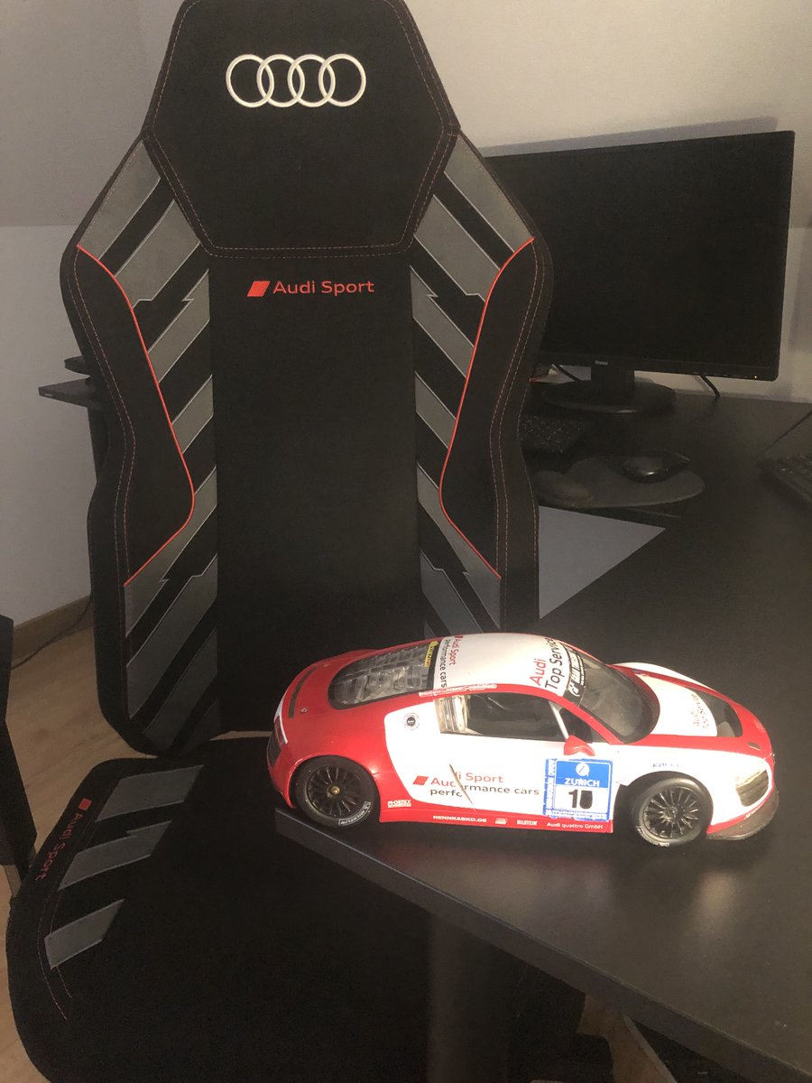 A desk of a true fan! 😍

Check here 👉 q.uers.us/Vaos3Audi

#quersus #audi #audisport #thisisaudi #racing #car #officechair #workfromhome #homeoffice #deskgoals