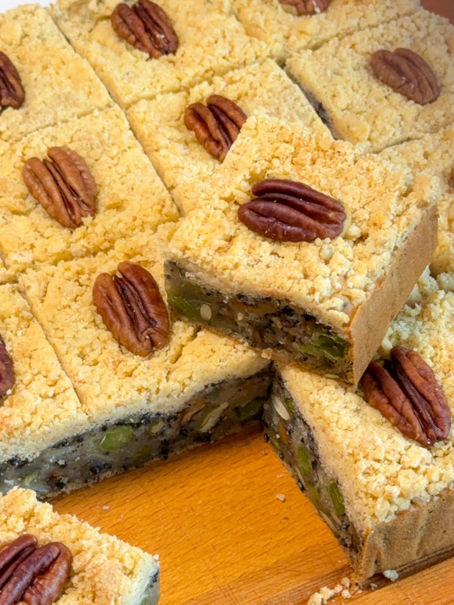 소보로 찹쌀파이를 만들었어요
견과류와 완두배기 듬뿍 넣어서🫛