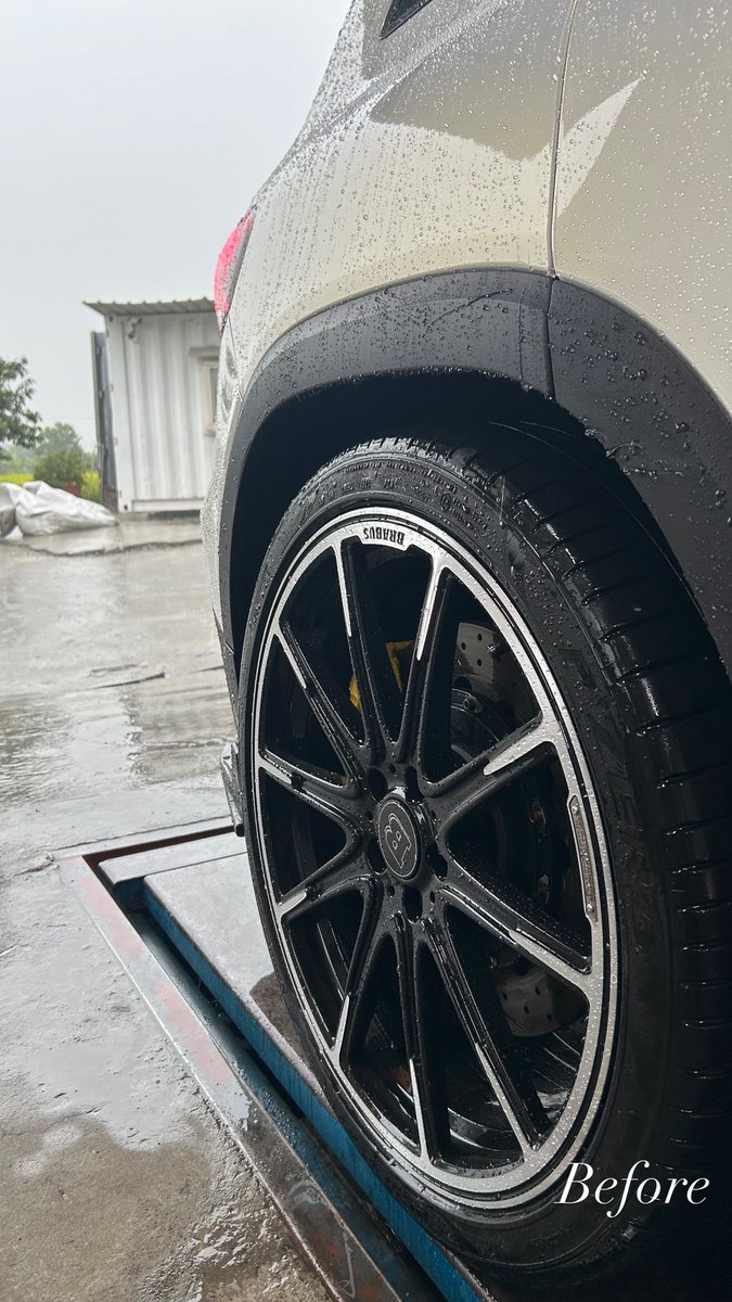 dgrsuspens_Cory's tweet photo. 今日は車高調整です✨
車高微調整のためご来店。
リアは指2本→指3本に調整し、積載や乗車時の沈み込みにも対応できる実用的なセッティングです。
#作業記録 #BENZ #GLB #Packline #BRABUS #メルセデスベンツ #改造車 #DGR #車高調 https://t.co/M8Bls6yRxy