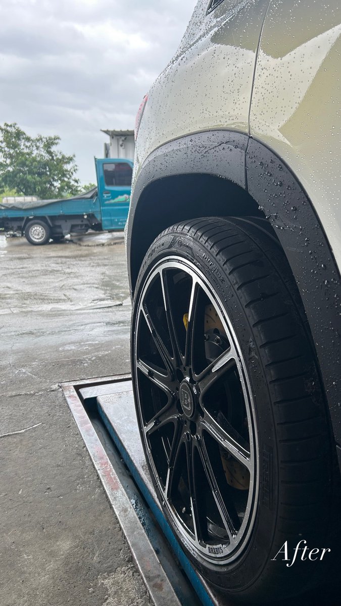 dgrsuspens_Cory's tweet photo. 今日は車高調整です✨
車高微調整のためご来店。
リアは指2本→指3本に調整し、積載や乗車時の沈み込みにも対応できる実用的なセッティングです。
#作業記録 #BENZ #GLB #Packline #BRABUS #メルセデスベンツ #改造車 #DGR #車高調 https://t.co/M8Bls6yRxy