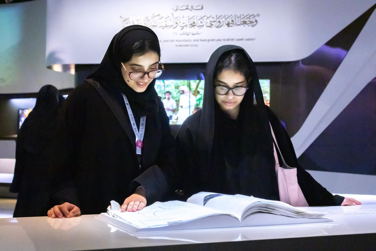 IAU_KSA's tweet photo. @CE_IAU_SA @IAU_cd @mawhiba @Ithra ضمن برنامجهن الإثرائي، زارت طالبات مسار الطاقة المتجددة في #برنامج_موهبة_الإثرائي_الأكاديمي بالجامعة مركز البحوث والتطوير في #أرامكو @aramco، للاطلاع على جهودها في البحث والابتكار، خاصة في مجالات الطاقة والتقنيات المستدامة، و شملت الزيارة جولة في "إثراء" @Ithra. https://t.co/ymU6EIhY1p