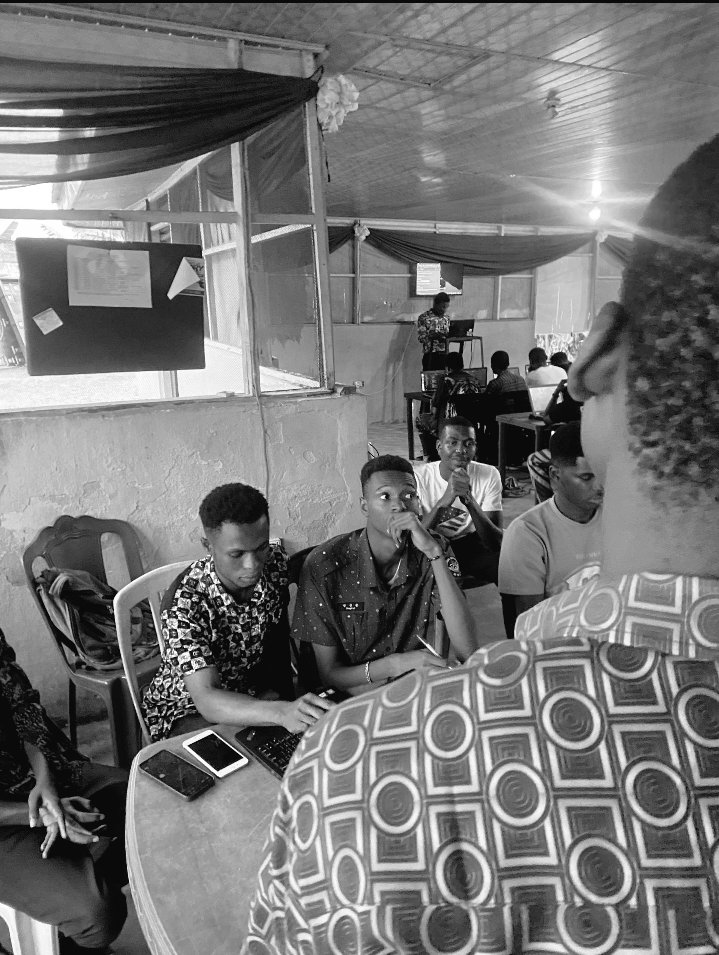 charlesnwawo's tweet image. I used to think you had to be a genius to write code.
Now I know you just need curiosity and consistency.
Python is teaching me both and I’m proud of my pace with @py_50c.
#12weeksofpythoncode