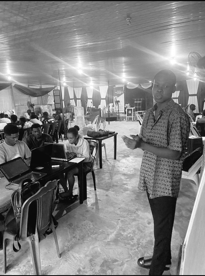 charlesnwawo's tweet image. I used to think you had to be a genius to write code.
Now I know you just need curiosity and consistency.
Python is teaching me both and I’m proud of my pace with @py_50c.
#12weeksofpythoncode