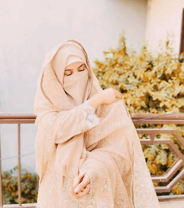 جہاں باتیں دل کو زخمی کرنے لگ جائیں وہاں باتیں ختم کر دینی چاہیں