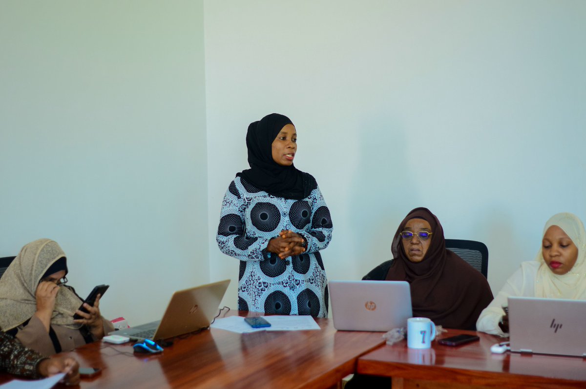 TAMWA_Zanzibar's tweet image. TAMWA-ZNZ kwa kushirikiana na Kamati ya Wataalamu wa Masuala ya Habari Zanzibar (ZAMECO) wameandaa mkutano maalum na baadhi ya Wajumbe wa Baraza la Wawakilishi Zanzibar Pamoja na waandishi wa Habari kujadili umuhimu wa kupatikana kwa sheria rafiki ya habari visiwani Zanzibar.
📍…