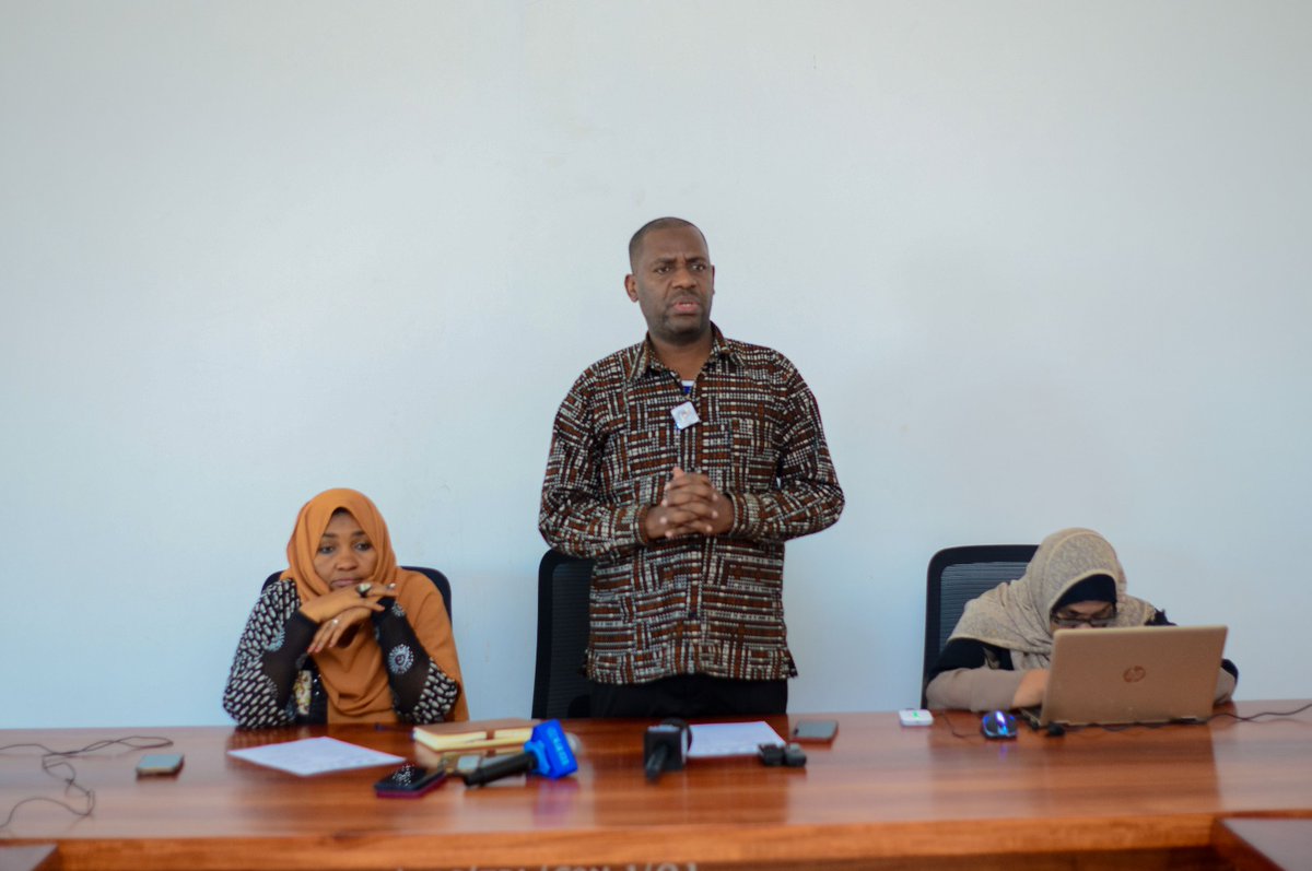 TAMWA_Zanzibar's tweet image. TAMWA-ZNZ kwa kushirikiana na Kamati ya Wataalamu wa Masuala ya Habari Zanzibar (ZAMECO) wameandaa mkutano maalum na baadhi ya Wajumbe wa Baraza la Wawakilishi Zanzibar Pamoja na waandishi wa Habari kujadili umuhimu wa kupatikana kwa sheria rafiki ya habari visiwani Zanzibar.
📍…