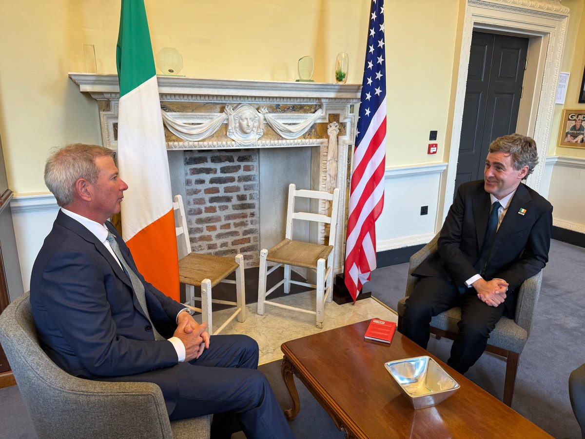 USAmbIreland's tweet image. Met with Ceann Comhairle Verona Murphy @OireachtasNews & @SenatorMarkDaly.
I look forward to working closely with you both during my time on this beautiful island! 🇮🇪🇺🇸