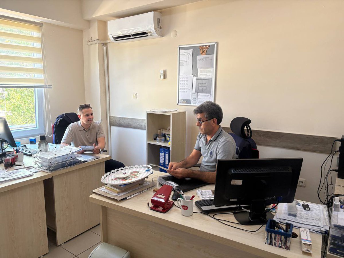 📍İzmir

Veteriner Hekim-Sen Genel Başkan Yardımcımız Veteriner Hekim  Mesut Güneş tarafından Karşıyaka  İlçe Tarım ve Orman Müdürlüğü ziyaret edildi.

İlçe Müdürü ve meslektaşlarımız ile görüşülüp Bakanlık görüşmelerimiz ve yaptığımız çalışmalar hakkında bilgi paylaşıldı.

İlçe