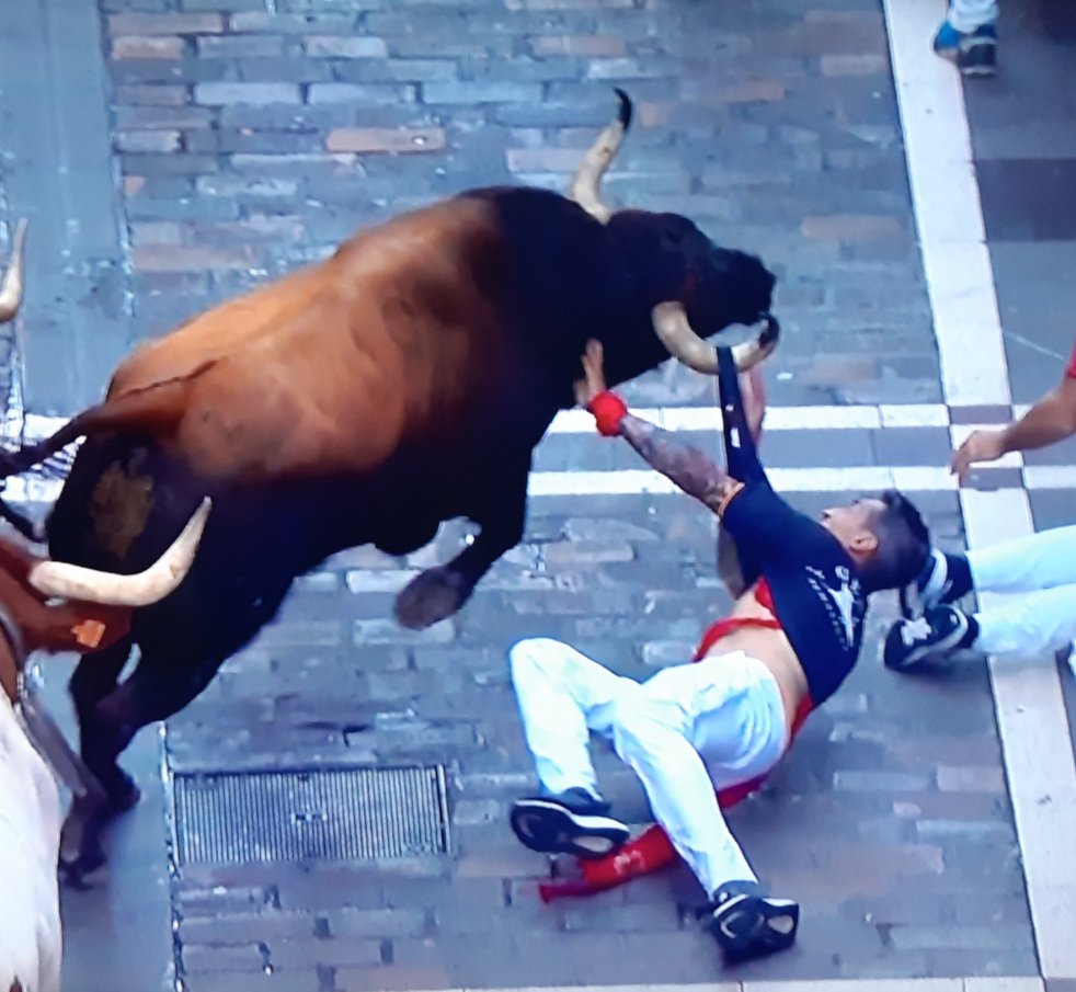 Este hombre ha vuelto a nacer en el #Encierro3RTVE