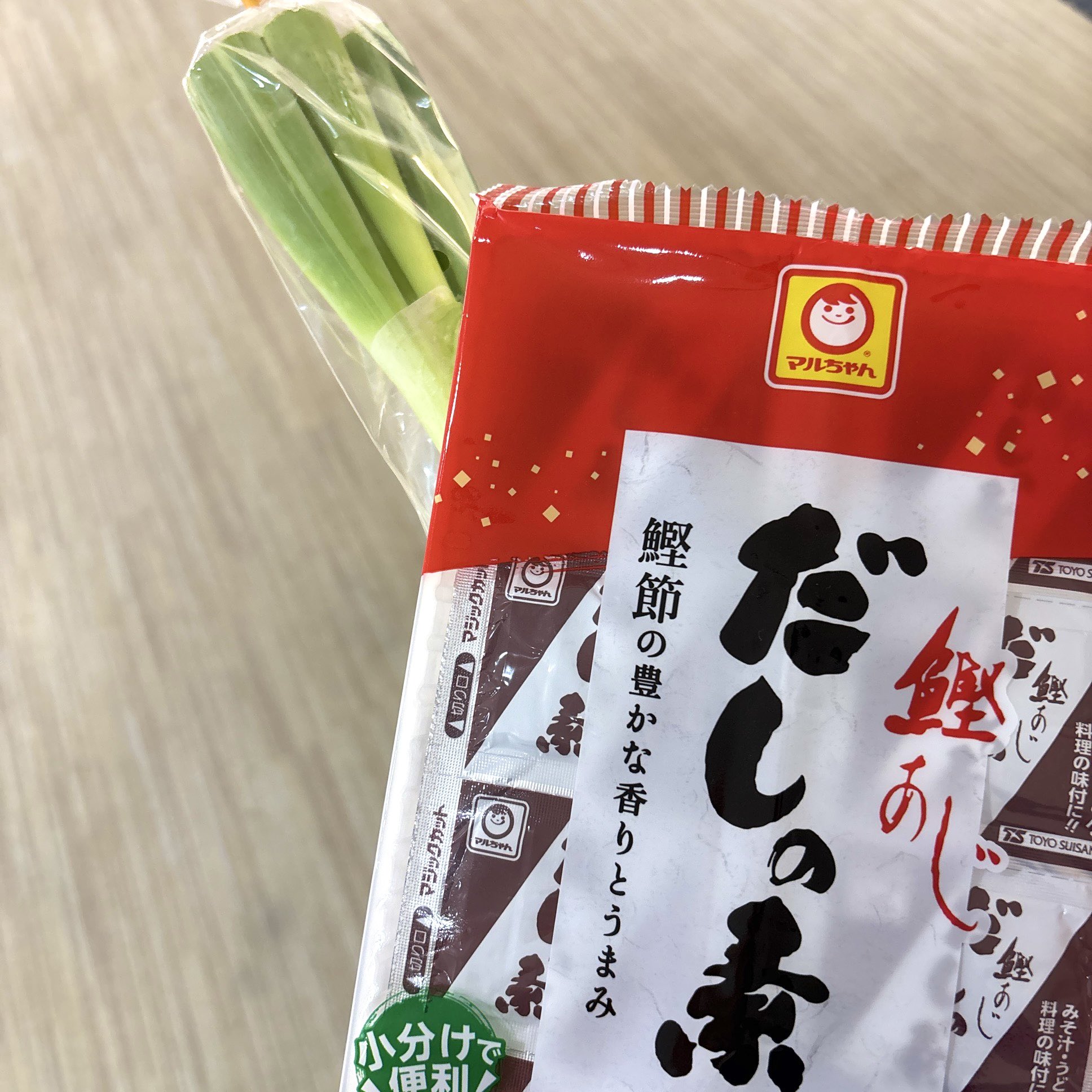 マルちゃんさん専用 赤いまめきつねうどん 東 | 商品情報 - 東洋水産株式会社