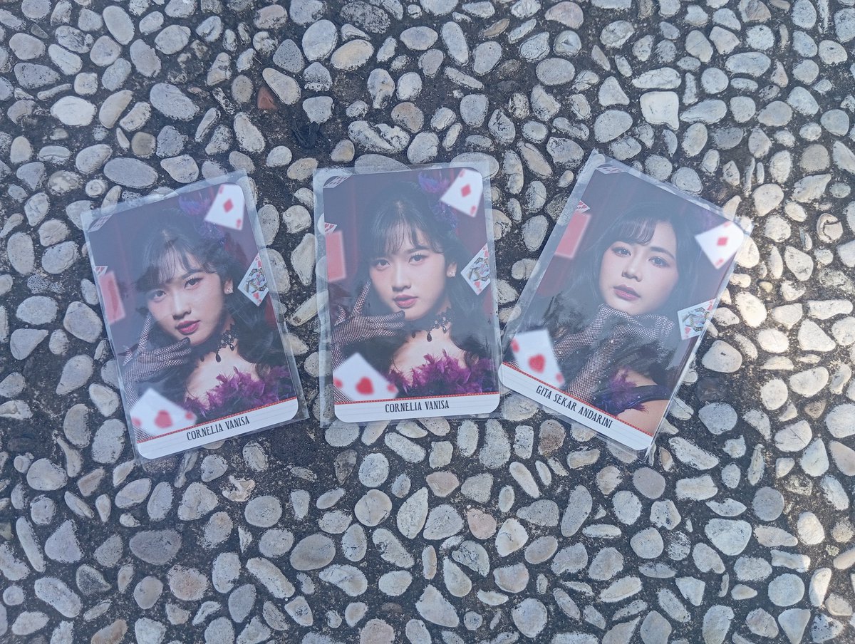 WTS PC Oniel (2 pcs) &amp; Gita Tour All In

25k/pcs aja
COD venue