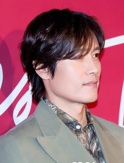 i'm the biggest supporter of this specific hair on bh. if ur reading my fics, 9/10 times this is what inho has going on