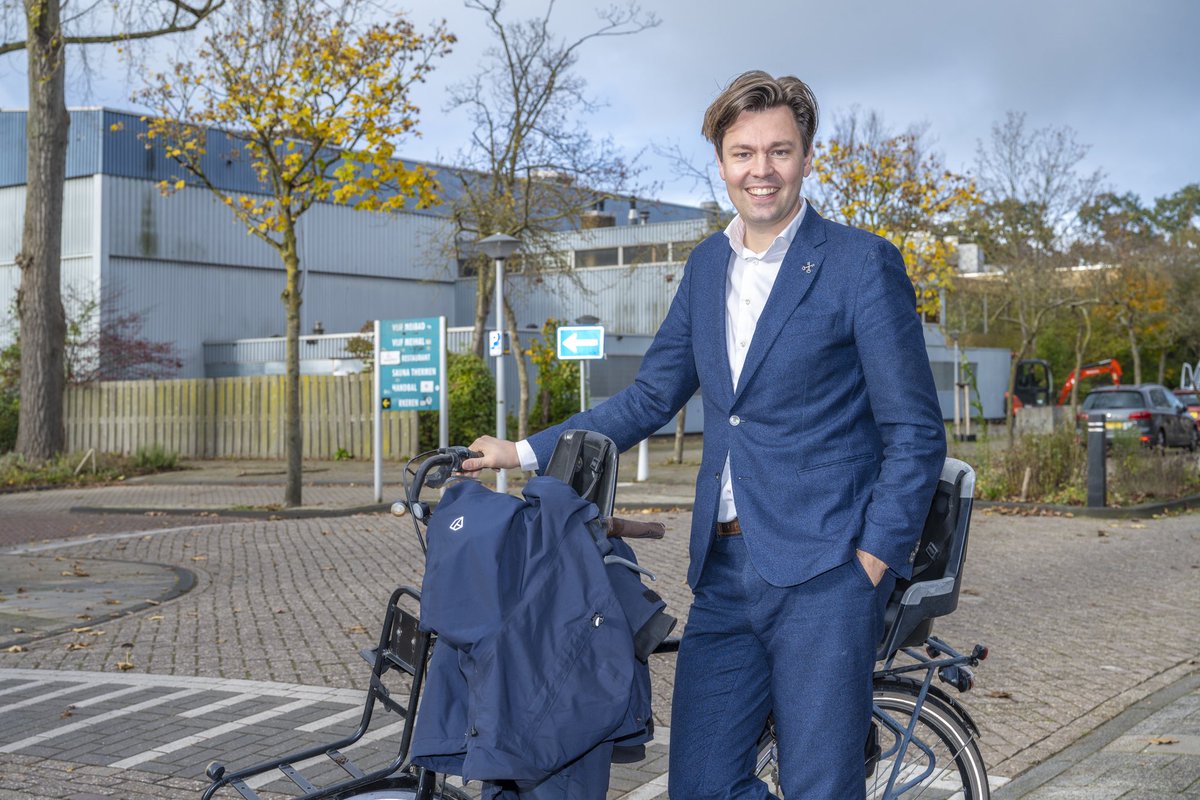 CDA Leiden (@cda_leiden) on Twitter photo Het CDA Leiden draagt <a href="/JHTerpstra/">Julius Terpstra</a> voor als lijsttrekker voor de gemeenteraadsverkiezingen van 18 maart 2026! π
Julius is momenteel wethouder Wonen, Bouwen en Welzijn in het Leidse college van B&W.
De leden van het CDA Leiden stemmen over de voordracht op 28 augustus. Het CDA Leiden draagt <a href="/JHTerpstra/">Julius Terpstra</a> voor als lijsttrekker voor de gemeenteraadsverkiezingen van 18 maart 2026! π
Julius is momenteel wethouder Wonen, Bouwen en Welzijn in het Leidse college van B&W.
De leden van het CDA Leiden stemmen over de voordracht op 28 augustus.