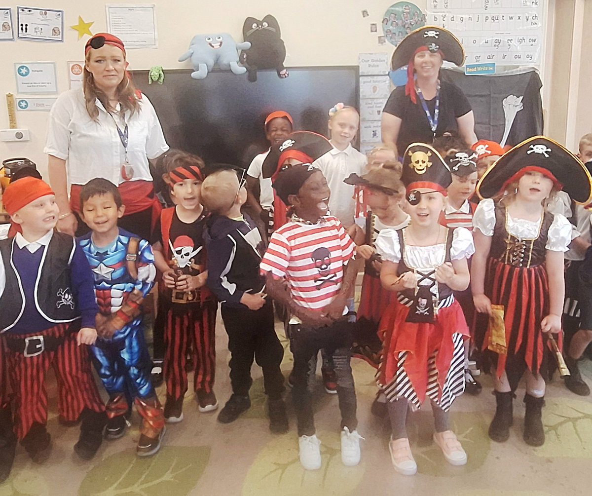HMSGrimsbyfs2's tweet image. HMS Grimsby enjoyed Pirate Day yesterday, and so did our parents when they joined us in the afternoon! @DeltaStrand #EYFSFun @ClareHa51528544 @HMSGrimsbyfs2 @DeltaTrust_Org