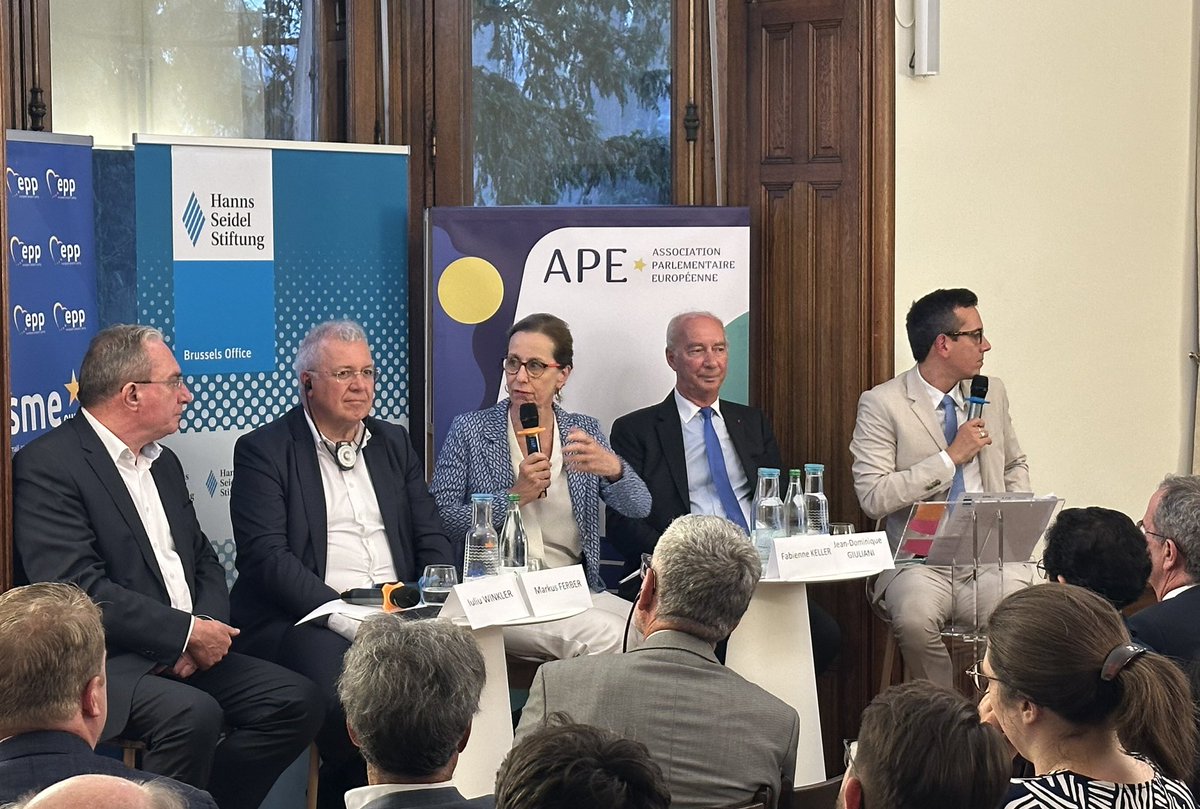 Fabienne Keller (@fabienne_keller) on Twitter photo La vision de Robert Schuman peut-elle encore inspirer l’économie européenne?
Nous avons débattu de cette question hier avec <a href="/JD_Giuliani/">J.-D. Giuliani</a> et mes collègues <a href="/MarkusFerber/">Markus Ferber</a> et <a href="/IuliuWinkler/">Winkler Gyula</a>, à l’invitation de l’Association parlementaire européenne.
Un débat passionnant ! La vision de Robert Schuman peut-elle encore inspirer l’économie européenne?
Nous avons débattu de cette question hier avec <a href="/JD_Giuliani/">J.-D. Giuliani</a> et mes collègues <a href="/MarkusFerber/">Markus Ferber</a> et <a href="/IuliuWinkler/">Winkler Gyula</a>, à l’invitation de l’Association parlementaire européenne.
Un débat passionnant !