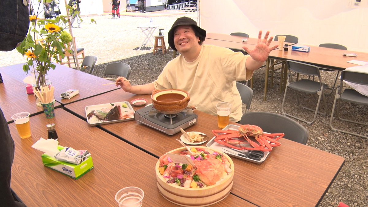 jounetsu's tweet image. 7/13(日)よる11時15分放送
MBS/TBS系 #情熱大陸
/
シンガーソングライター・俳優
#岡崎体育
\
ユーモラスな言動に少し野暮ったい癖っ毛、
一度見たら忘れられない体躯……。
CMやバラエティ番組への出演、
さらには日曜劇場での俳優仕事など、
その活躍は…