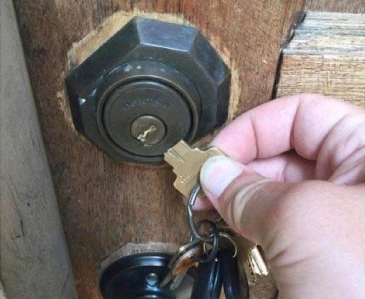 Hard work is the key to success.

The key: