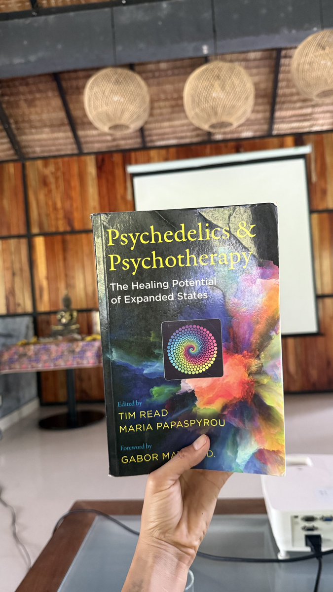 シロシビン療法について最先端の場所で学んでます！🧠✨

幻覚剤をうまく活用できる未来のために🙏

#サイケデリックスルネッサンス