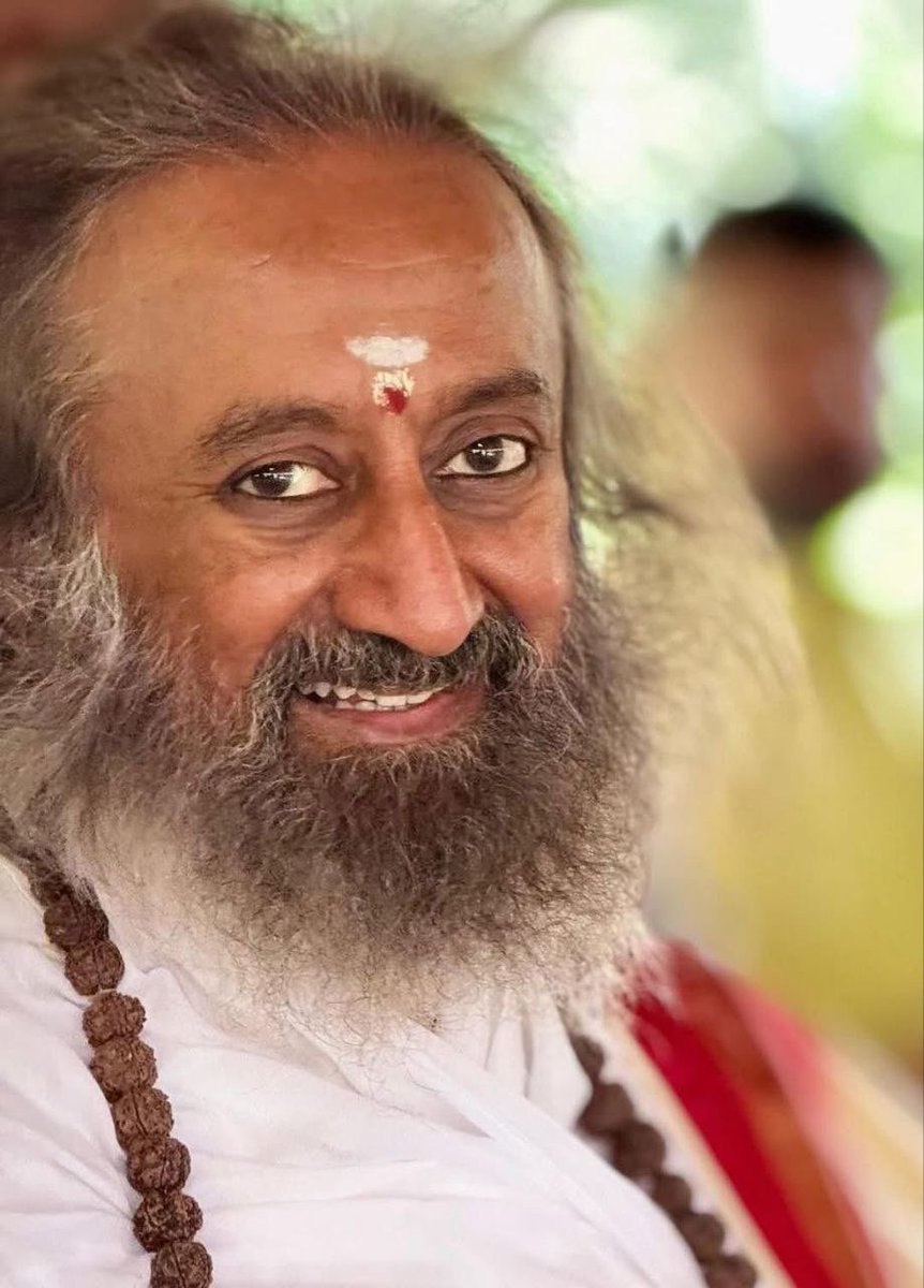 i_am_a_sadhak's tweet photo. If you hold on to comfort, you can never grow. The more you let go of comfort, the more it comes along; in fact, it chases you. Holding on to commitment gives a direction to life. If you let go of your commitment, you cannot be successful.

Don't give up commitment for the sake of comfort. If you commit to something wrong, it is alright to let go. When you let go of some commitment, take up a bigger commitment.

@Gurudev Sri Sri Ravi Shankar  Ji 

Follow @i_am_a_sadhak for more such wisdom by @Gurudev