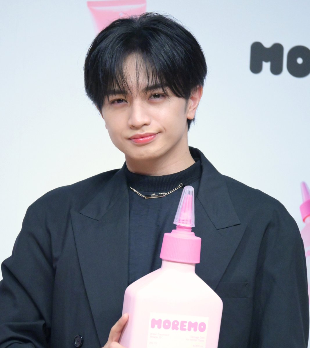 中島健人 さんがヘアケアブランド「 #MOREMO (モレモ) 」の日本初