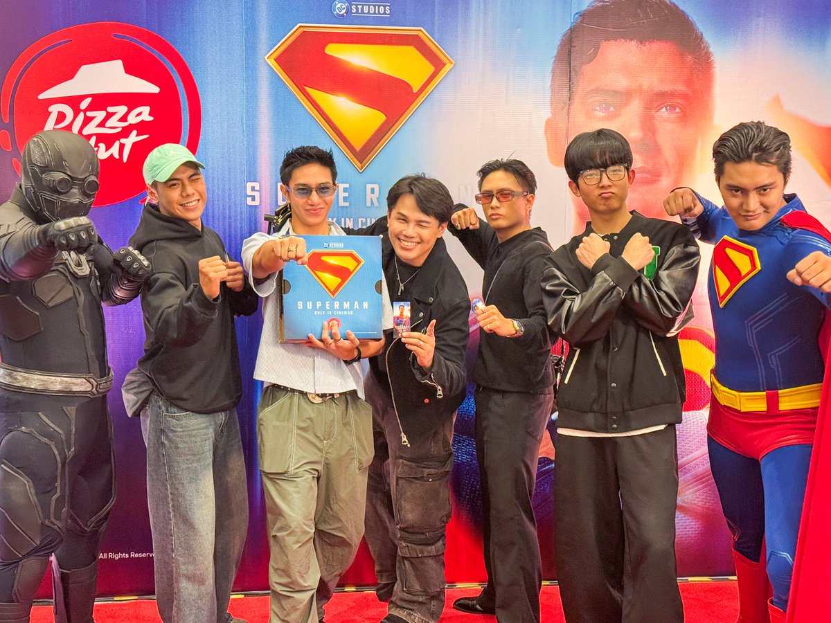 AranetaCity's tweet photo. .@1stoneOfficial were one of the first to watch the new Superman movie yesterday during the Superman Premiere Night, and of course, it was right here at the #CityOfFirsts! 😉☝🏻🦸🏻‍♂️

#CityOfFirsts #AranetaCity #GatewayMall2 #Superman #1STONE https://t.co/G1tMpDaa7x