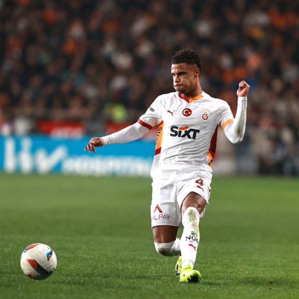 Ismail Jakobs, Milan'ın transfer listesinde yer alıyor. (La Gazzetta dello Sport)