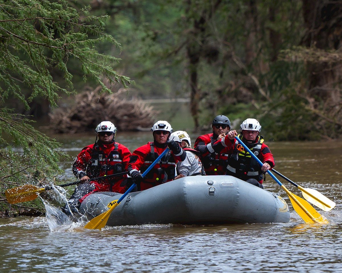 azaizamotaz9's tweet image. Search, rescue, and recovery efforts continue in central Texas after severe flash flooding caused catastrophic damage in the area.
According to reports, the death toll is at least 90, and many of those still missing are children from Camp Mystic, located near the banks of the…