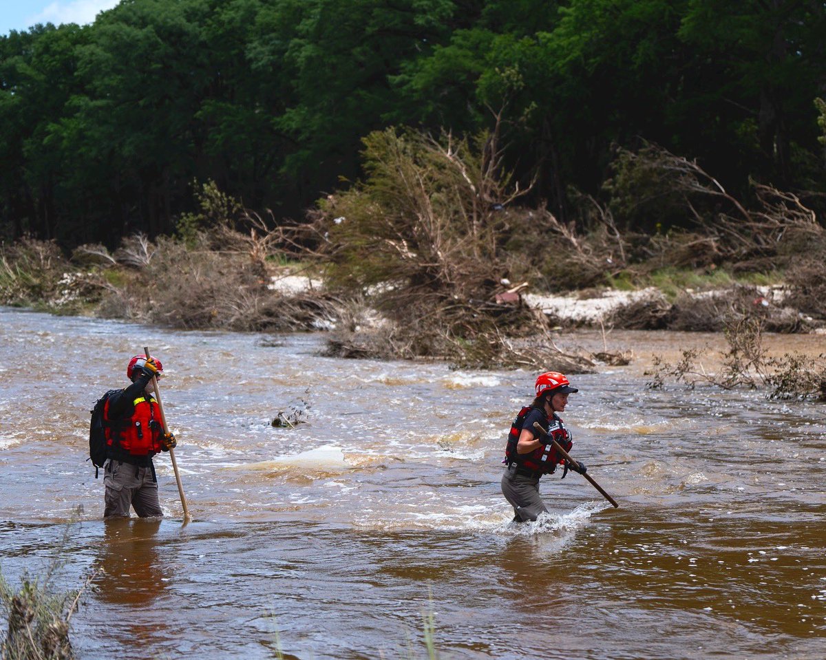 azaizamotaz9's tweet image. Search, rescue, and recovery efforts continue in central Texas after severe flash flooding caused catastrophic damage in the area.
According to reports, the death toll is at least 90, and many of those still missing are children from Camp Mystic, located near the banks of the…
