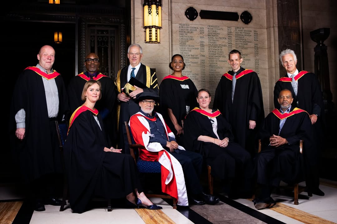 Alexis Ffrench (@alexisffrench) on Twitter photo What an honour to be awarded a Fellowship from my alma mater <a href="/RoyalAcadMusic/">Royal Academy of Music</a> alongside such a distinguished array of fellow honorands.
"The music you carry within you is your best advocate. It doesn't need credentials. It needs courage." What an honour to be awarded a Fellowship from my alma mater <a href="/RoyalAcadMusic/">Royal Academy of Music</a> alongside such a distinguished array of fellow honorands.
"The music you carry within you is your best advocate. It doesn't need credentials. It needs courage."