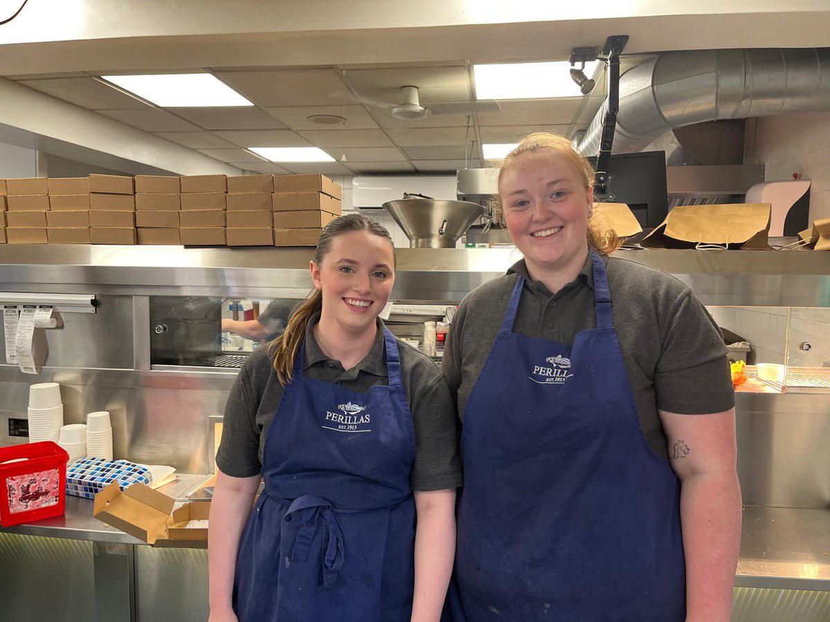 plymouthsouprun's tweet photo. On Tues, Dan from #Perillas kindly arranged for a generous donation of fish cakes & chips to be served by @StMPlymouth on Plymouth Soup Run. Everyone was delighted to receive these. As well as food & drinks, the team gave out 4 sleeping bags, underwear, socks & toiletries.🙏 ALL. https://t.co/vq6Dr2dhvt