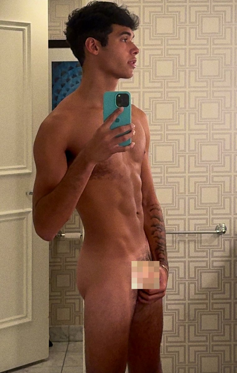 brandoncardosof's tweet photo. who wanna shower with me https://t.co/PhTildg2he
